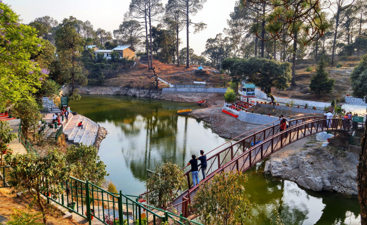 8. Lansdowne, Uttarakhand: The Serene Cantonment (6-7 Hours)
