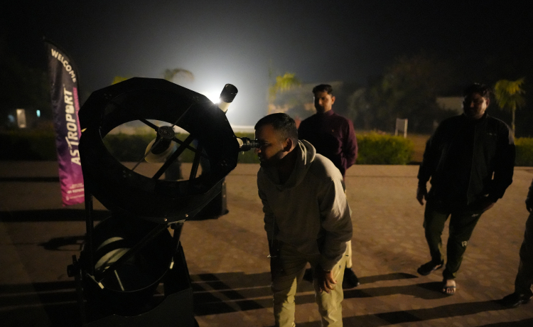 First, Decide the Kind of Trip: Family Night Out or Student Stargazing Trip