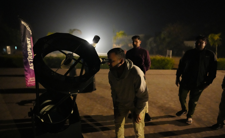 8. Telescopes Don't Work Like Movies Show